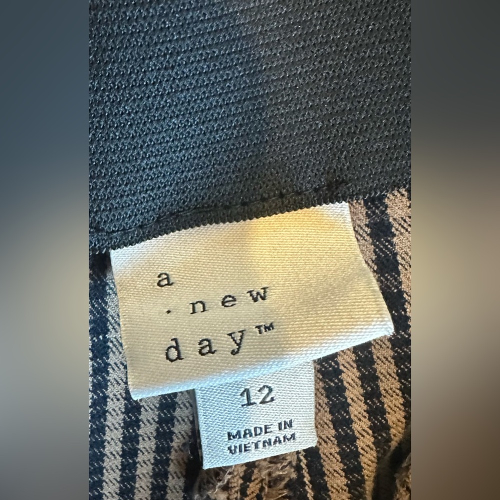 A New Day Cotton Blend Brown Plaid Pattern Cropped Pants Size 12 - Picture 5 of 6